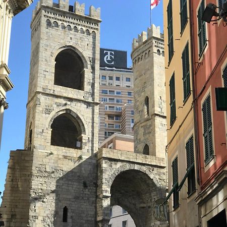 Exclusive Apt Really Downtown - Free Private Parking Included! Genoa Luaran gambar