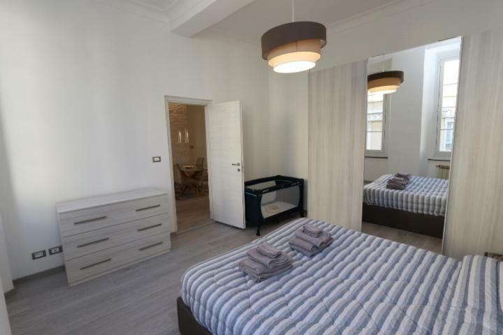 Exclusive Apt Really Downtown - Free Private Parking Included! Genoa Luaran gambar